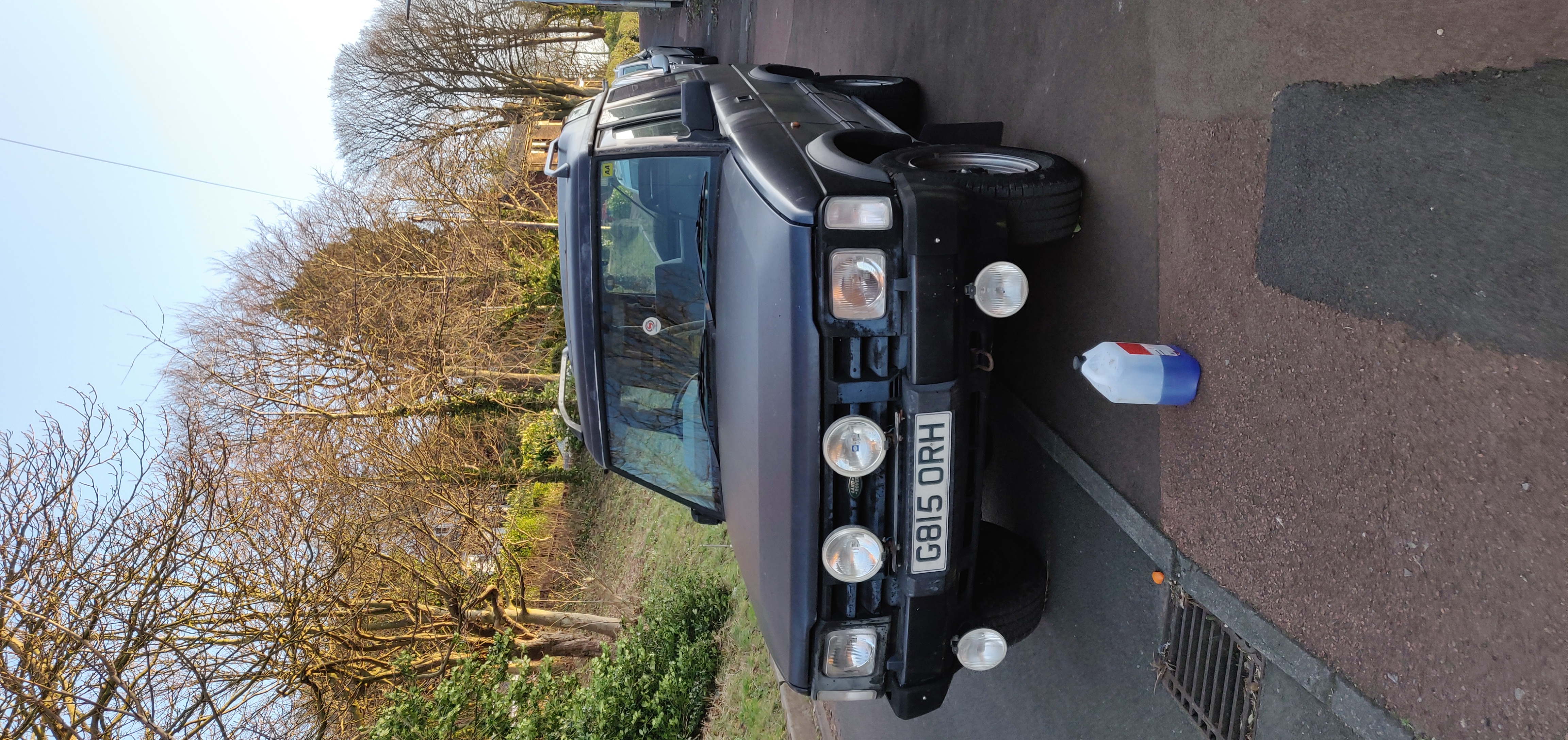 Badly Painted Land Rover Discovery 200 TDi